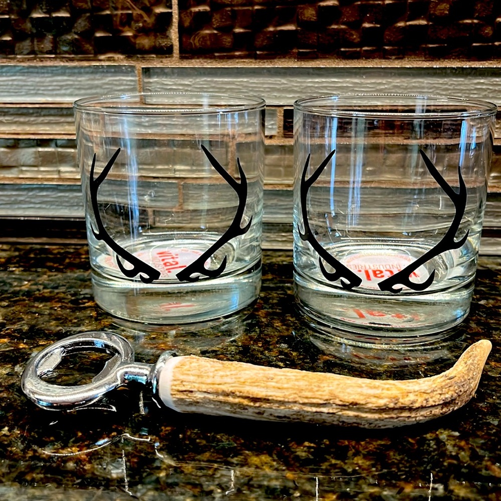 NWT Rocks Hunter Cocktail Glasses & Opener